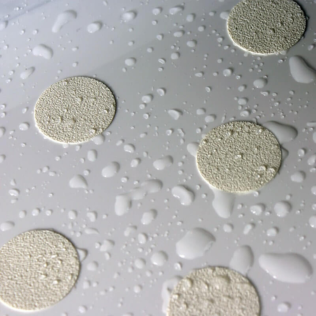 Aqua Safe Bathroom Anti-Slip Stickers (Strips & Discs) - Image 4