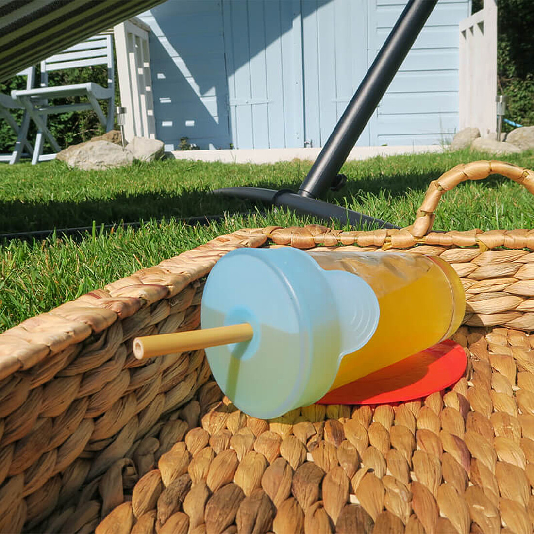 t-cc-1-8cm-cupcap-knocked-over-glass-3-web t-cc-1-8cm-cupcap-knocked-over-glass-3-web