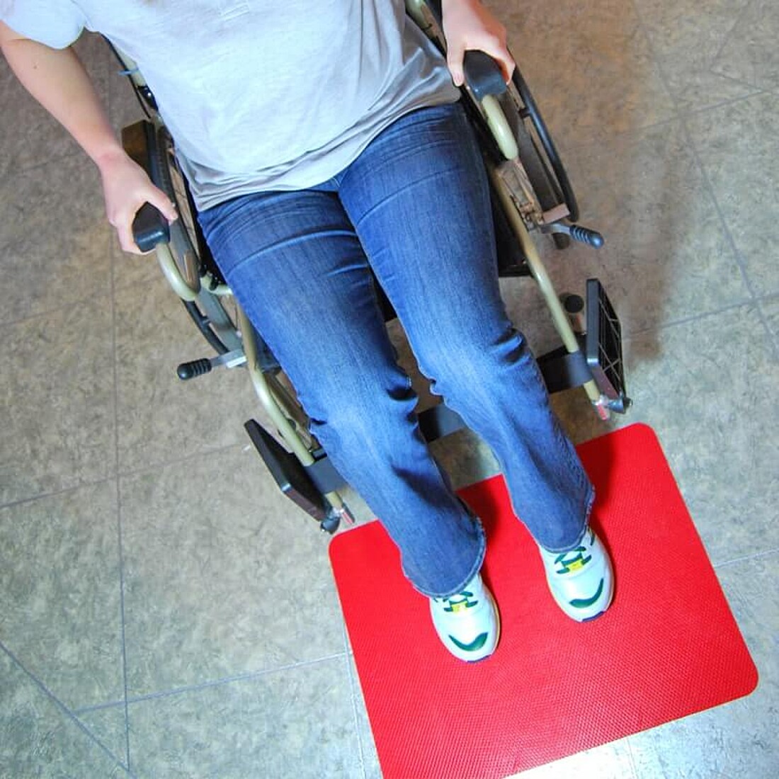 Tenura Anti-Slip Floor Mat - Image 3