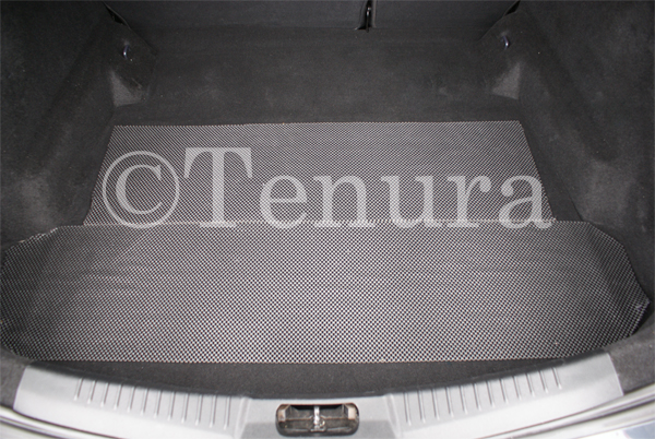 boot3-2 Non Slip Fabric in Car Boot