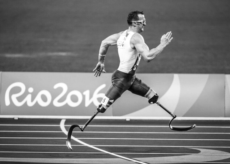 Winter-Paralympic-Runner